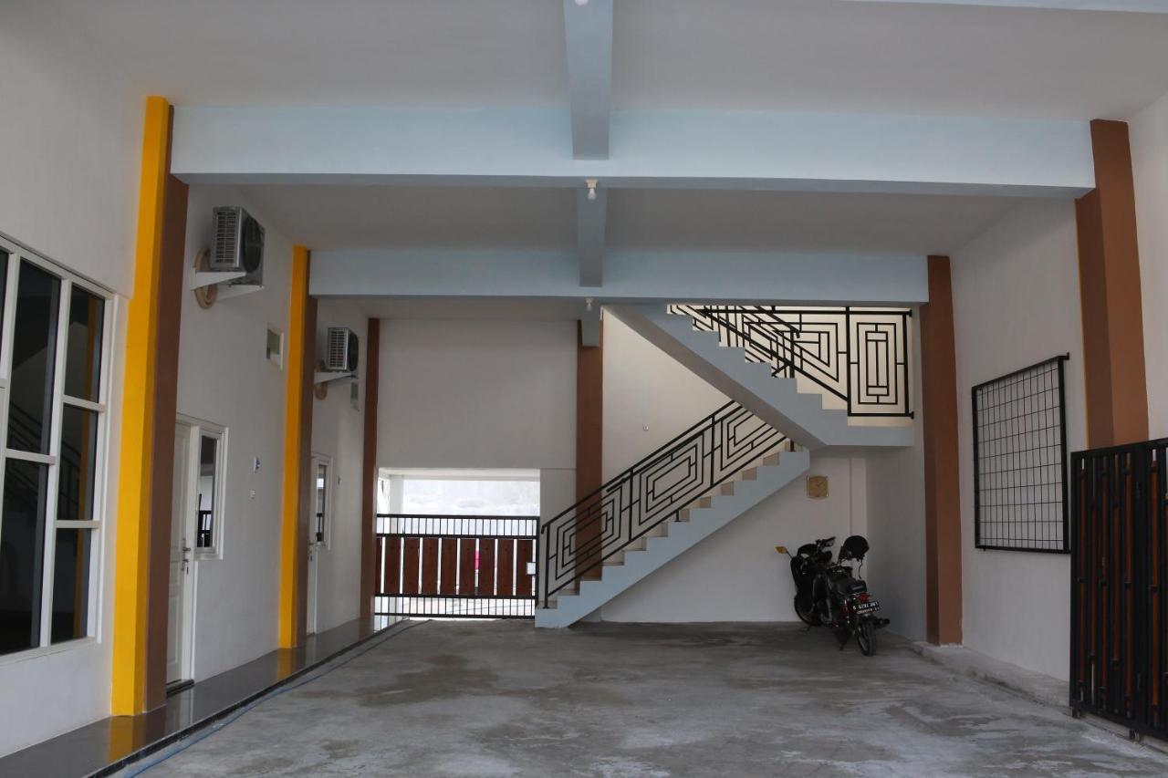 Reddoorz Syariah Near Suncity Mall Madiun Exterior foto