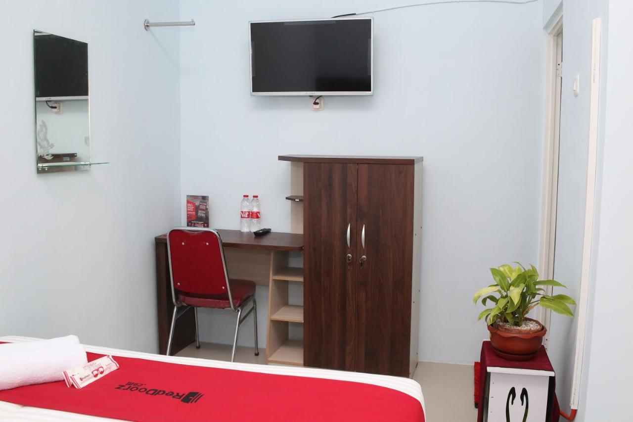 Reddoorz Syariah Near Suncity Mall Madiun Exterior foto